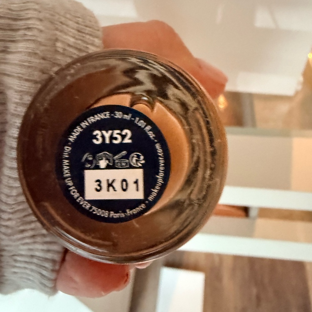 Make Up For Ever HD Skin Hydra Glow Foundation, Color 3Y52, Warm Chestnut - Picture 6 of 6